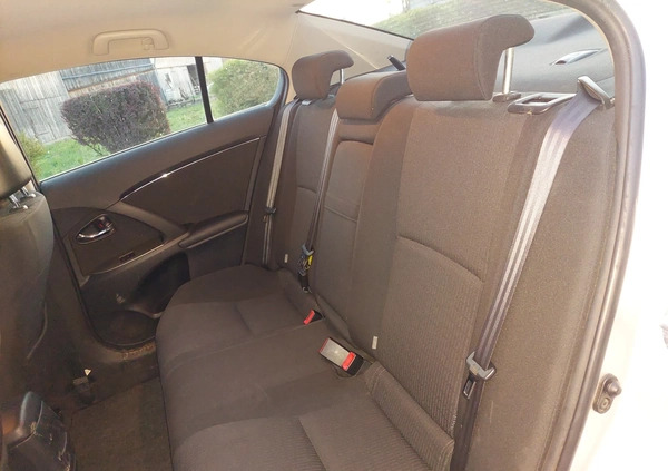 Toyota Avensis cena 22900 przebieg: 216000, rok produkcji 2009 z Busko-Zdrój małe 56